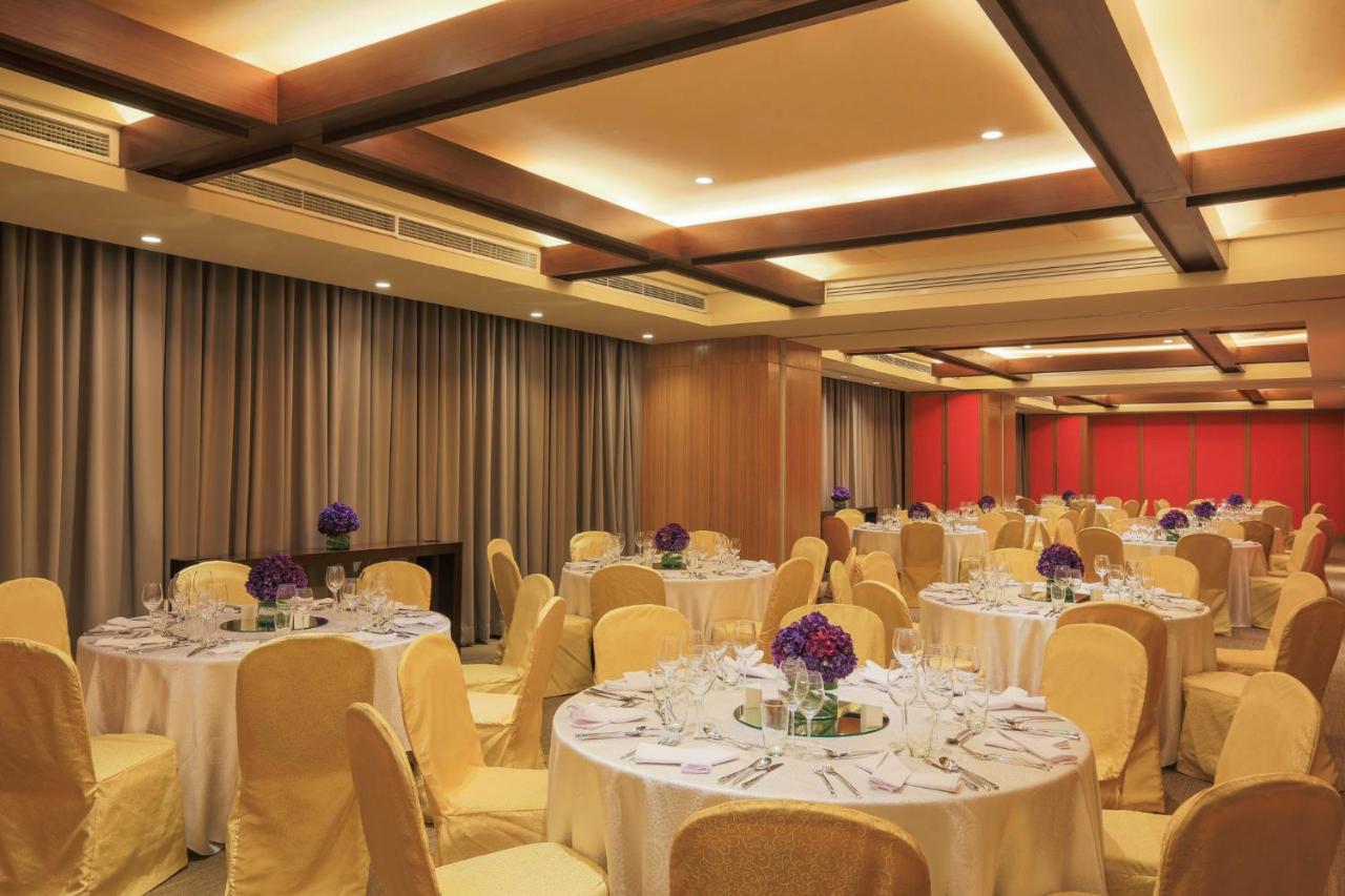 Holiday Inn & Suites Makati By Ihg Makati City Buitenkant foto The ballroom