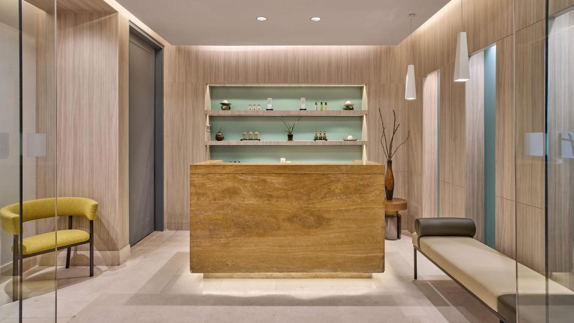 Holiday Inn & Suites Makati By Ihg Makati City Buitenkant foto
