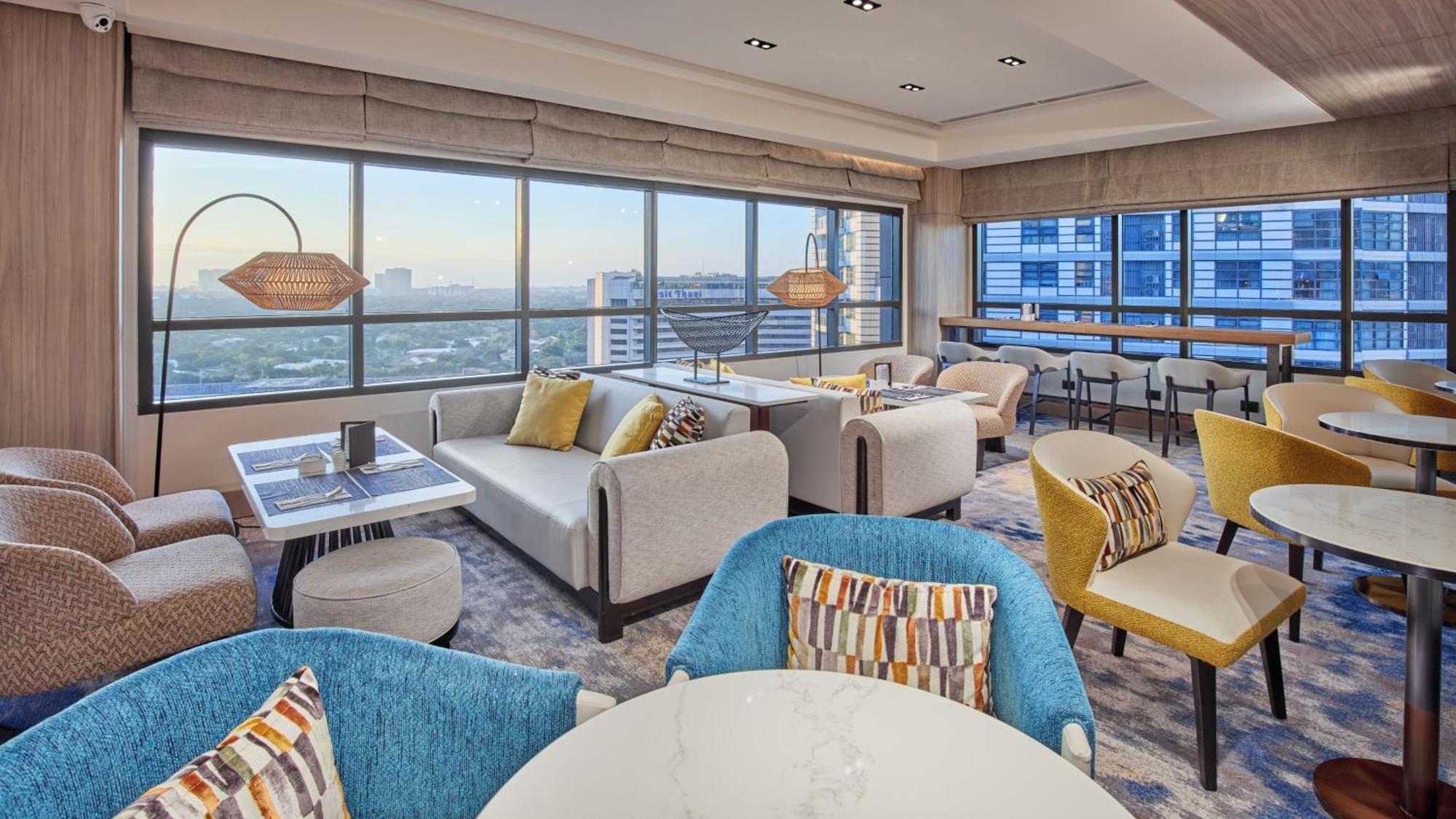 Holiday Inn & Suites Makati By Ihg Makati City Buitenkant foto