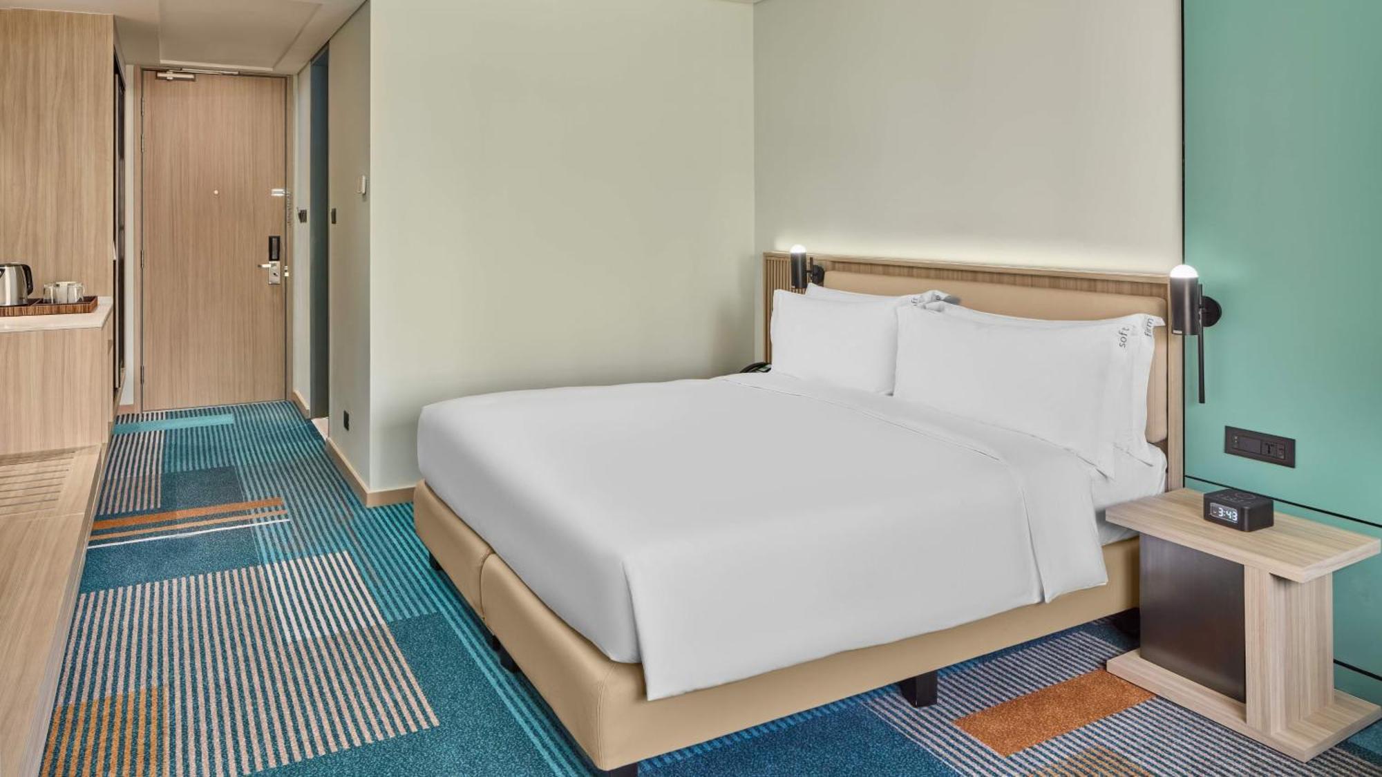 Holiday Inn & Suites Makati By Ihg Makati City Buitenkant foto
