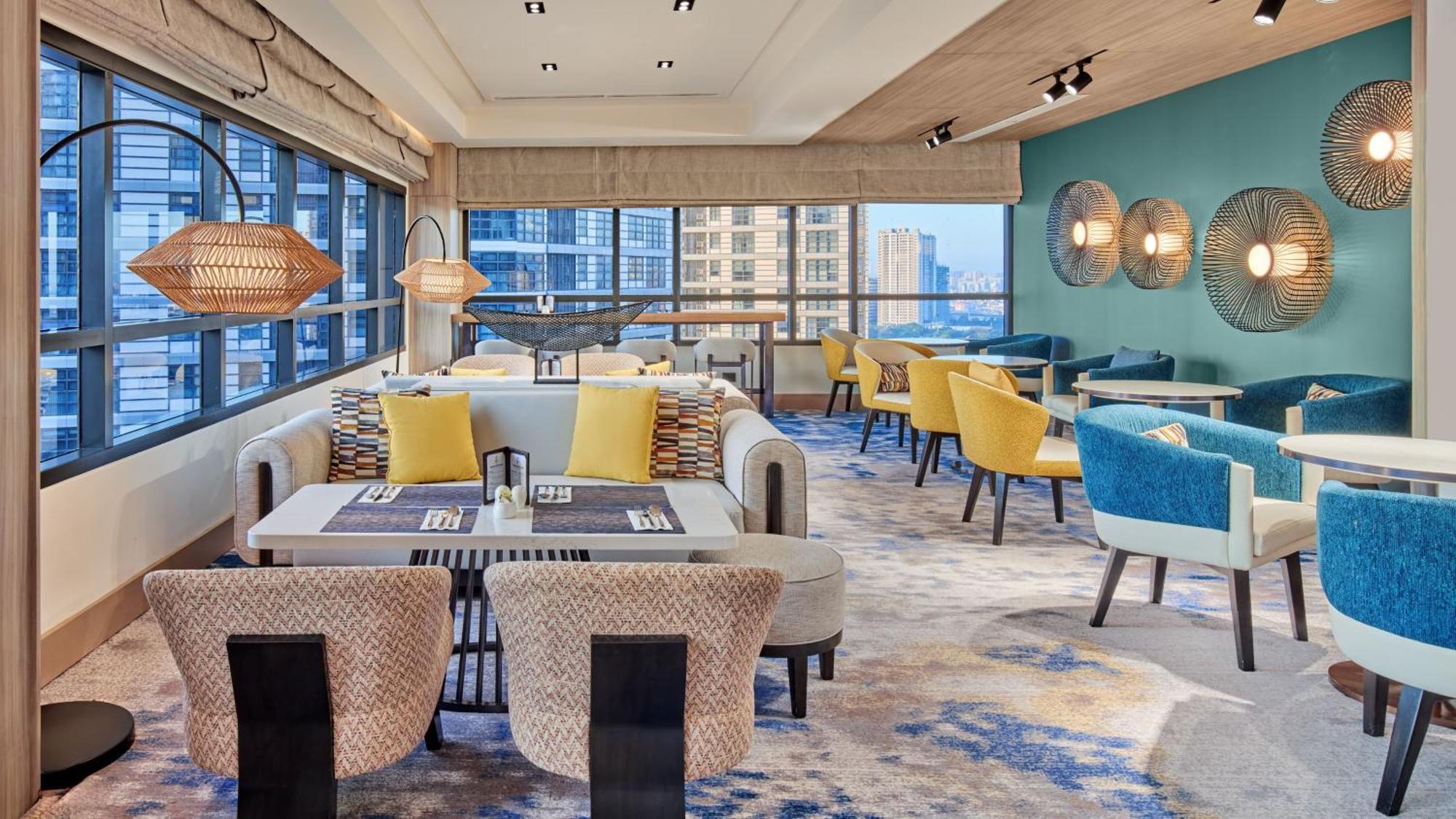 Holiday Inn & Suites Makati By Ihg Makati City Buitenkant foto