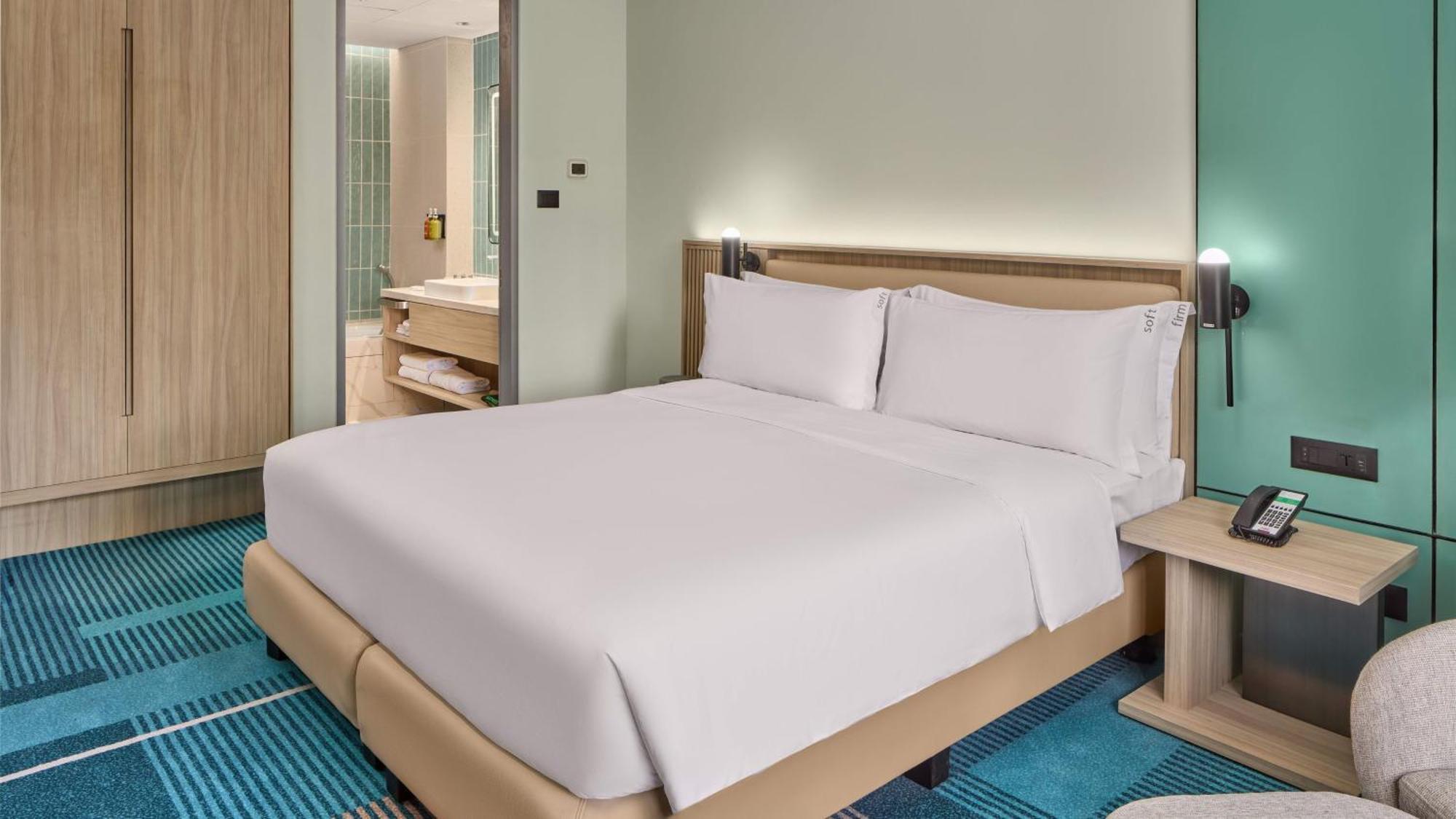 Holiday Inn & Suites Makati By Ihg Makati City Buitenkant foto