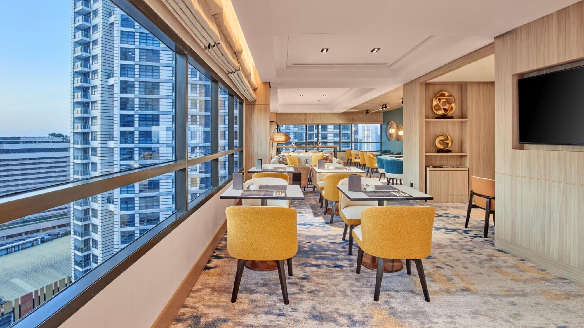Holiday Inn & Suites Makati By Ihg Makati City Buitenkant foto